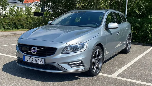 Volvo v60 d5 r-design sollucka automat navi skinn