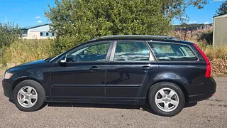 till salu - Volvo V50 D2 Momentum Nybesiktigad Dragkrok